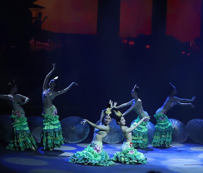 《宋城千古情》演出剧照3.jpg 《宋城千古情》演出剧照3.jpg