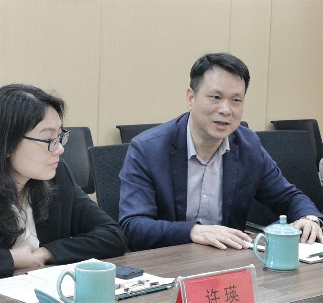 屠灵华.jpg 屠灵华.jpg